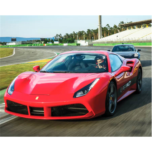 Experiência VIP: Conduza um Ferrari F488 no icónico Circuito Dijon-Prenois!