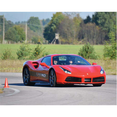 Experiência VIP: Conduza um Ferrari F488 no icónico Circuito Dijon-Prenois!