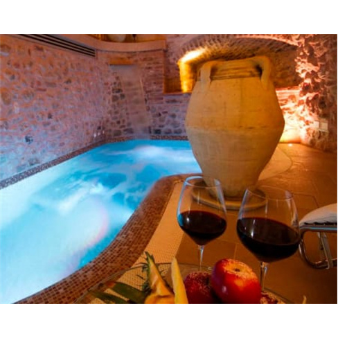 Jacuzzi Privado e Tour de Vinhos | Itália 1 Noite