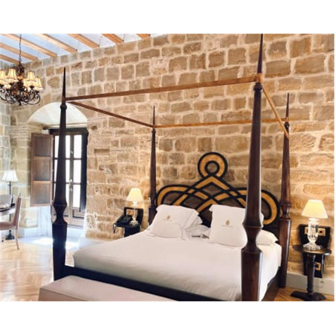 Estadia VIP: 2 Noites em Suite Deluxe c/ Meia-Pensão em Palácio 5* | Úbeda