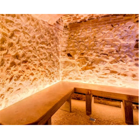 Luxo: Spa Privado e Vinhos no Oste del Castello 4* | Itália. (59 caracteres)