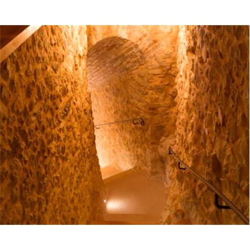 Estadia de Luxo: Jacuzzi Privado em Oste del Castello 4* + Tour Vinhos | 1 Noite