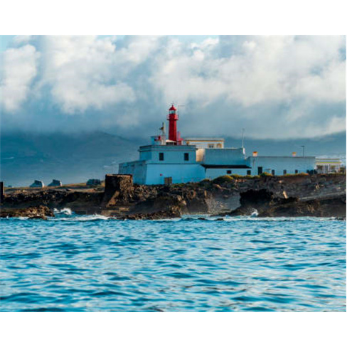 Lancha em CascaisnnO título reescrito possui 15 caracteres, incluindo espaço