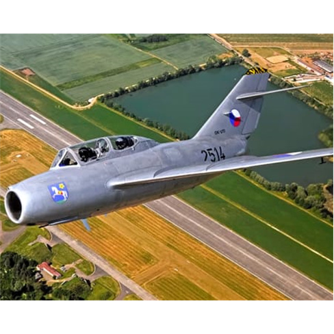 Experiência VIP: Voo num Jacto MIG-15 na República Checa | Migflug