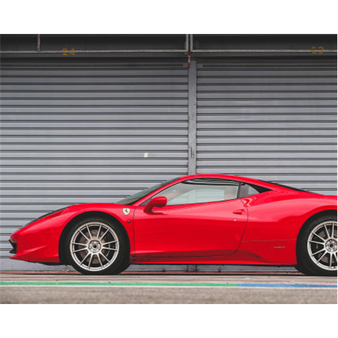 Luxo em Hockenheimring: 2 Voltas num Ferrari F458 | Alemanhan(54 caracteres)