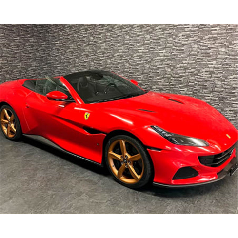 Aluguer VIP: Ferrari Portofino por 8h c/ 70km incluídos na Suíça!