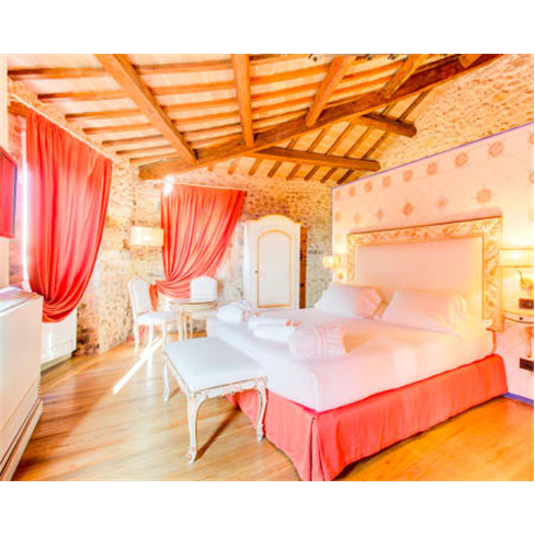 Estadia de Luxo: Jacuzzi Privado em Oste del Castello 4* + Tour Vinhos | 1 Noite