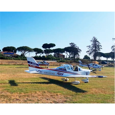 Experiência VIP: Voo de Treino em Formação com 4 Aeronaves | 4 Pessoas | Roma