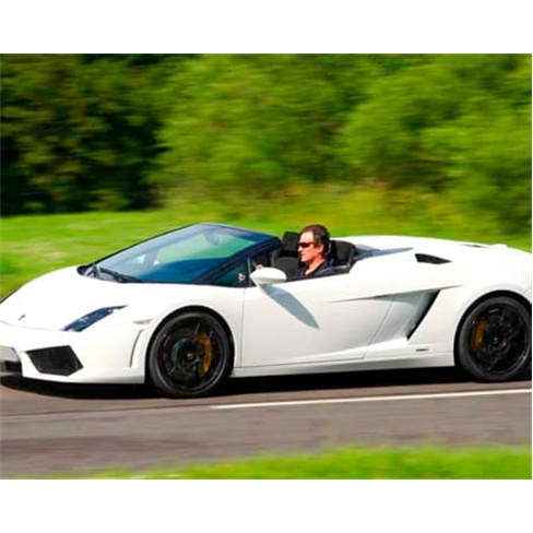 Experiência VIP: Aluguer de Lamborghini por 12 Horas - 100Km Incluídos! Suíç