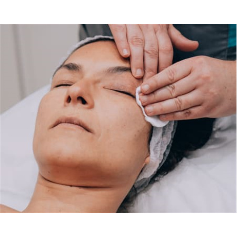 Limpeza de Pele Profunda com Extração - 1h15 | Wells Estética