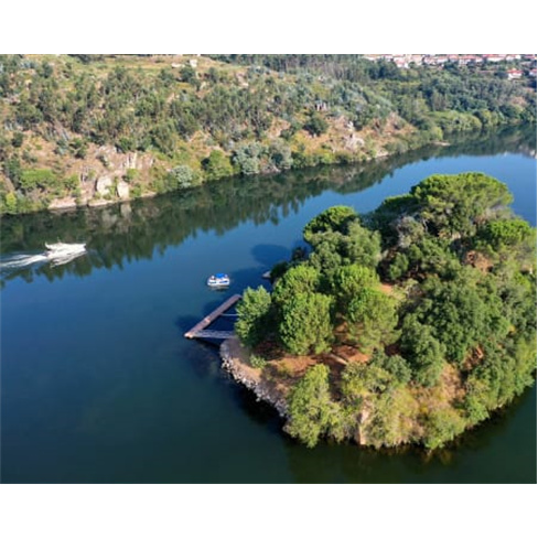 Passeio de Iate no Rio Douro para Dois c/ Passagem na Ilha dos Amores | 1 Hora