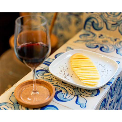 Prova Vinhos Lusitanos com Degustação Alentejana p/ Dois | 4 Locais à Escolha