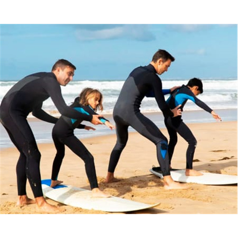 Surf em Grupo: Diversão Aquática em Cascais!
