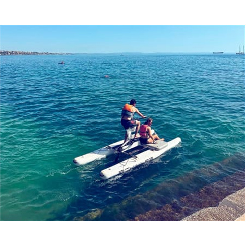 Surf em Grupo: Diversão Aquática em Cascais!