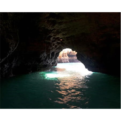 Explora as Grutas Secretas e Pegadas de Dinossauro com o Cape Cruiser em Sagres.