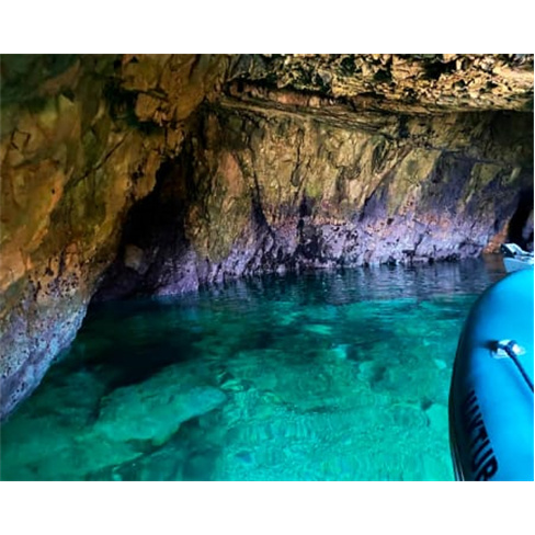 Explora as Grutas Secretas e Pegadas de Dinossauro com o Cape Cruiser em Sagres.