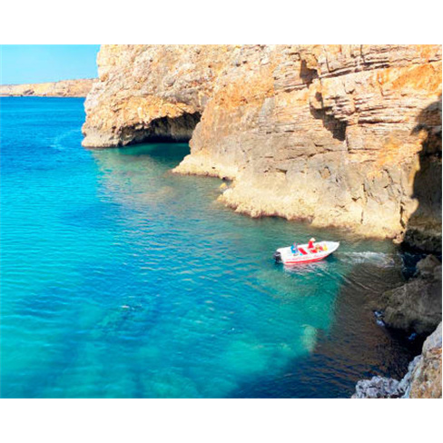 Explora as Grutas Secretas e Pegadas de Dinossauro com o Cape Cruiser em Sagres.