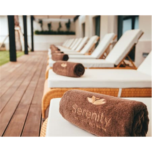 Spa Pine Cliffsnn(O título reescrito tem 12 caracteres, incluindo espaços)