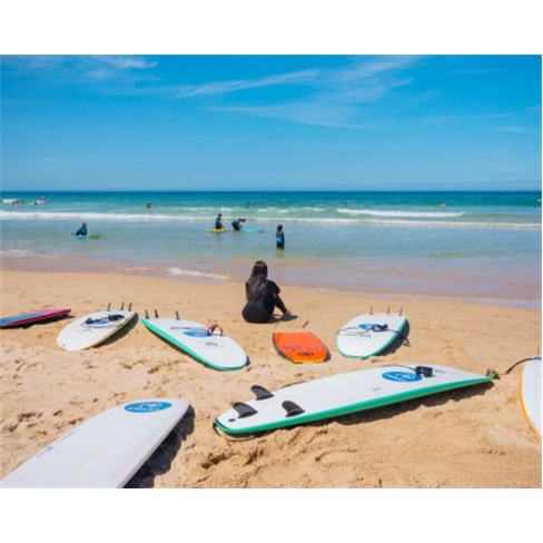 Surf e Almoço na Fonte da Telha c/ a Swara - Almada: 2 PessoasnnCaracteres: 5