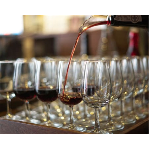 Fado ao Vivo no Centro do Porto com Vinho do Porto | Bilhete Adulto (>20 anos)
