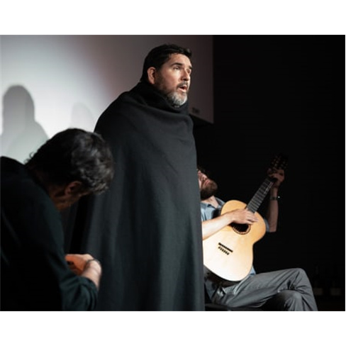 Fado ao Vivo no Centro do Porto com Vinho do Porto | Bilhete Adulto (>20 anos)
