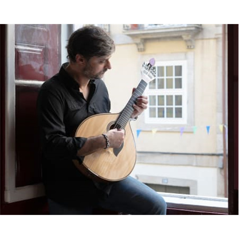Fado ao Vivo no Centro do Porto com Vinho do Porto | Bilhete Adulto (>20 anos)