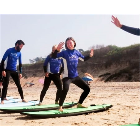 Surf em Grupo c/ Transfer do Centro | 3h na Porto Surf School | Época Alta