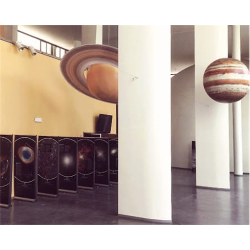 Exploração Espacial: Adulto, Criança ou Família no Planetário Porto