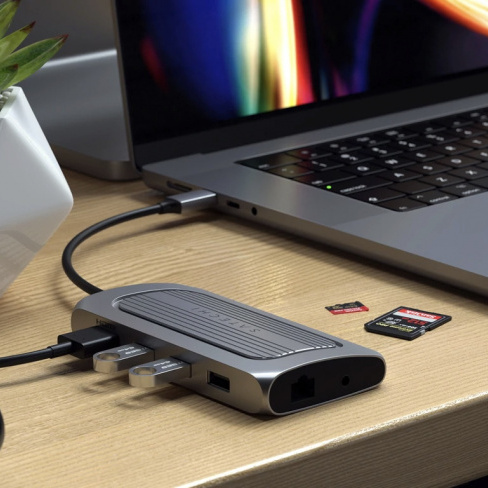 Satechi - USB4 Multiport Adapter with 8K HDMI (space grey)