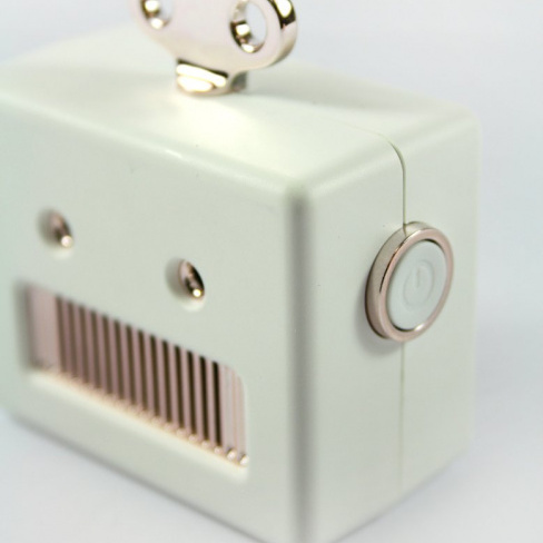 qushini - Bluetooth Robot Speaker (white)