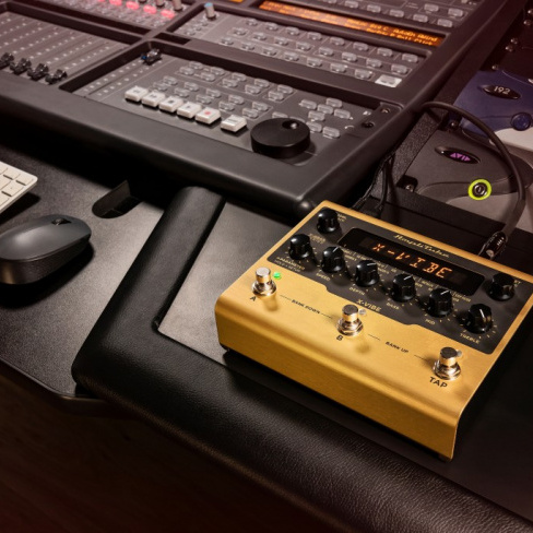 IK Multimedia - AmpliTube X-Gear Pedal X-Vibe