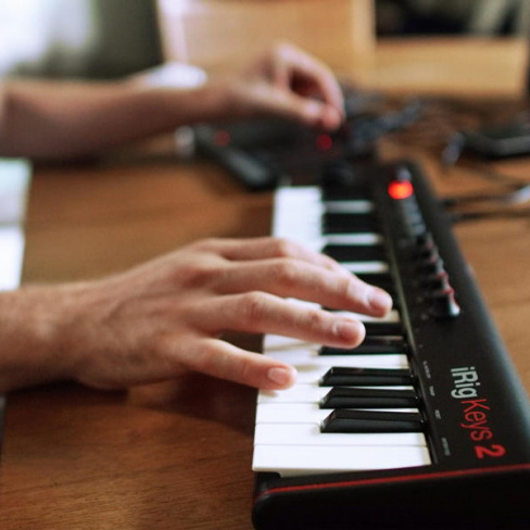 IK Multimedia - Teclado iRig Keys 2
