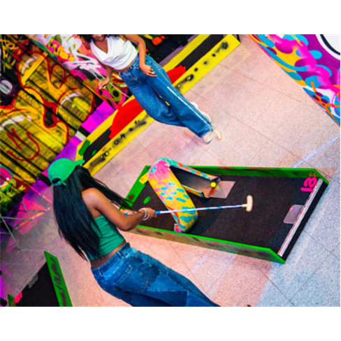 Mini Golfe Indoor | Minigolf Porto Bilhete de Adulto (+ 12 Anos) + Cocktail