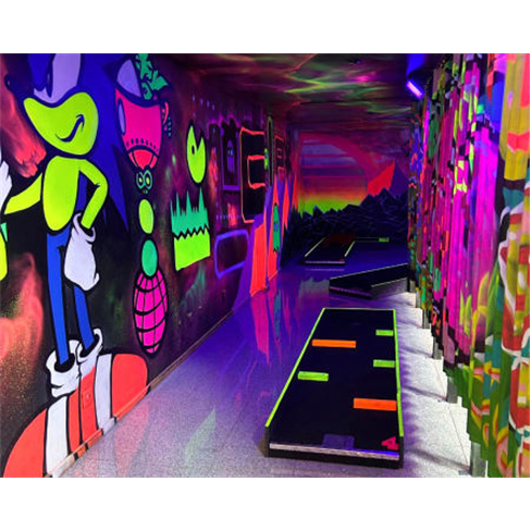 Mini Golfe Indoor | Minigolf Porto Bilhete de Adulto (+ 12 Anos) + Cocktail