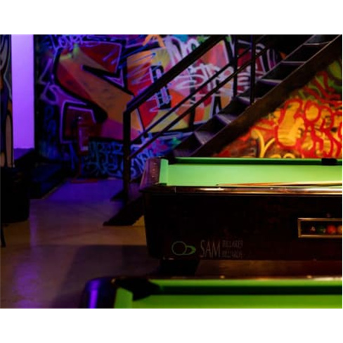 Minigolfe Indoor em Lisboa: Bilhete Criança (3-12) + Mocktail - Cais do Sodré.