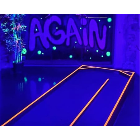 Minigolfe Indoor em Lisboa: Bilhete Criança (3-12) + Mocktail - Cais do Sodré.