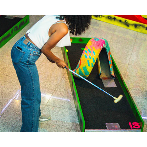 Mini Golfe Indoor | Minigolf Porto Bilhete de Adulto (+ 12 Anos) + Cocktail