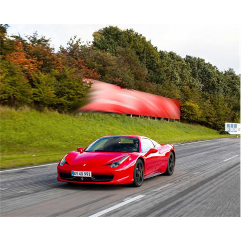 Conduza um Ferrari 458 Spider no Circuito de Serpa | 3 Voltas (75 caracteres)