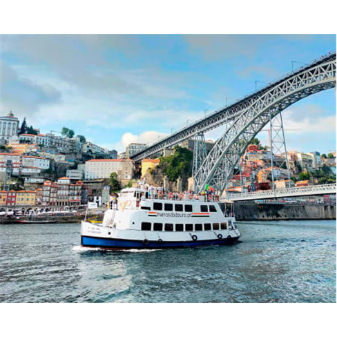Cruzeiro das 6 Pontes no Douro: Sunset Party com DJ a Bordo!