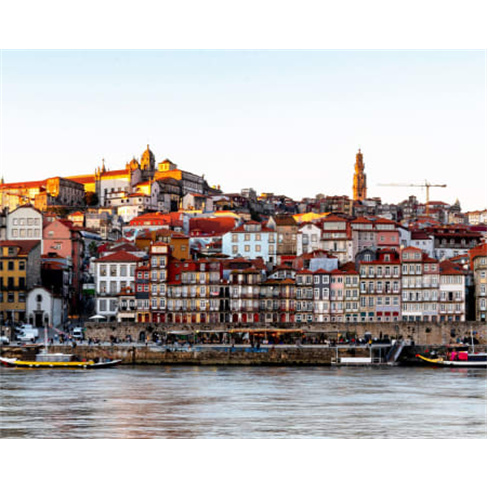Cruzeiro das 6 Pontes no Douro: Sunset Party com DJ a Bordo!