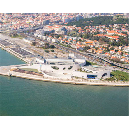 Voo de Helicóptero Sobre o Tejo | 8 Min | Lisboa Helicópteros | 3 Pessoas