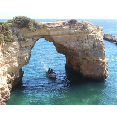Passeio de Barco no Algarve pelas Grutas de Benagil | Aurora Boat Trips Passeio