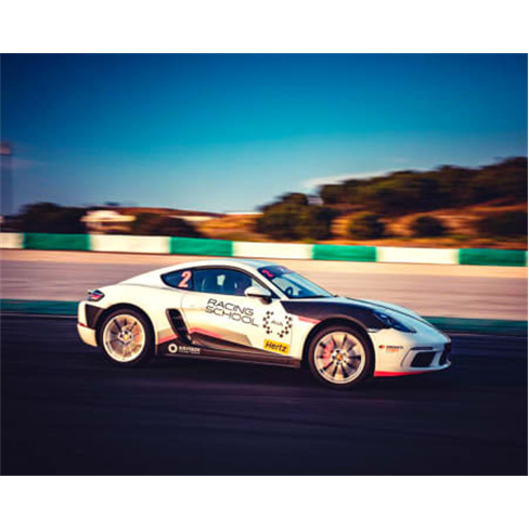Condução Radical de 3 Carros de Corrida no Autódromonn55 caracteres