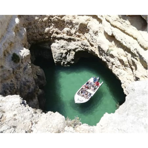 Passeio de Barco no Algarve pelas Grutas de Benagil | Aurora Boat Trips Passeio