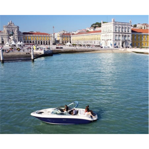 Passeio de Barco Privado no Rio Tejo + Bebida & Snacks a Bordo | Allstar Boat To
