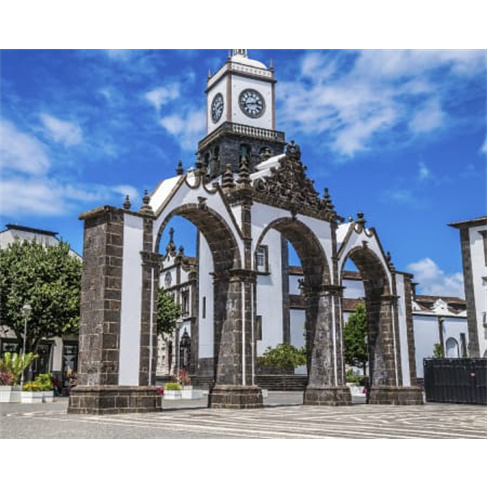 Passeio Guiado à Escolha | Azorean Tales - São Miguel Bee Inspired