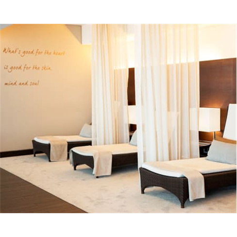 Especial Dia da Mãe | Esfoliação Corporal | Holmes Place Spa - 9 Locais à Es