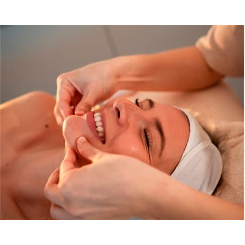 Especial Dia da Mãe | Limpeza de Pele ou Hidratação Facial | Holmes Place Spa