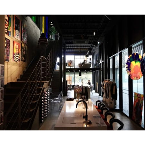 Entrada em Galeria de Arte + Copo de Vinho & Snacks | Roots Art Gallery - Viana