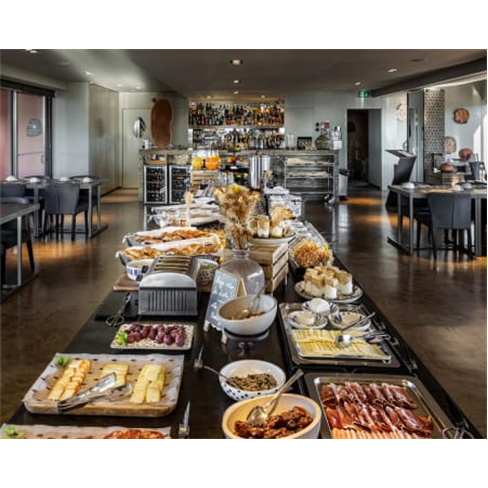 Vitória Stone Hotel 4* - Évora | Estadia Romântica no Centro da Cidade 1 Noit